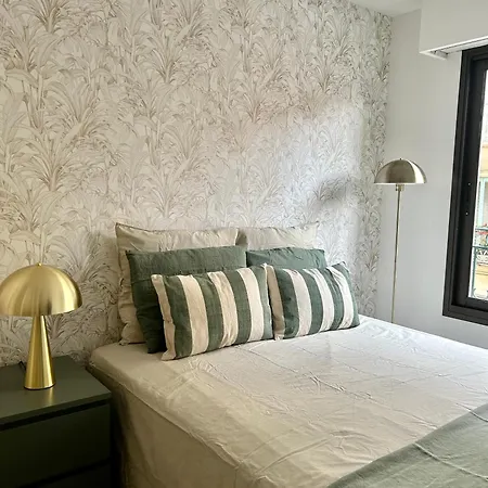 Carre D'or - Private Garage *