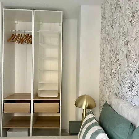 Carré D’or - Private Garage *