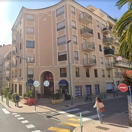 Carré D’or - Private Garage * Menton