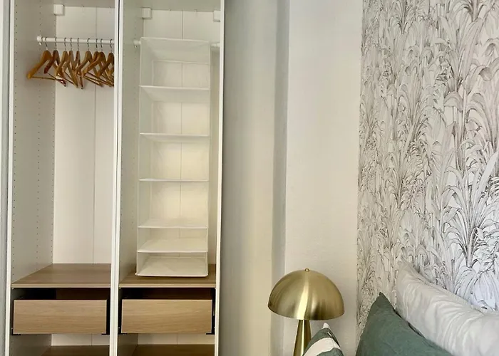 Carré D’or - Private Garage *