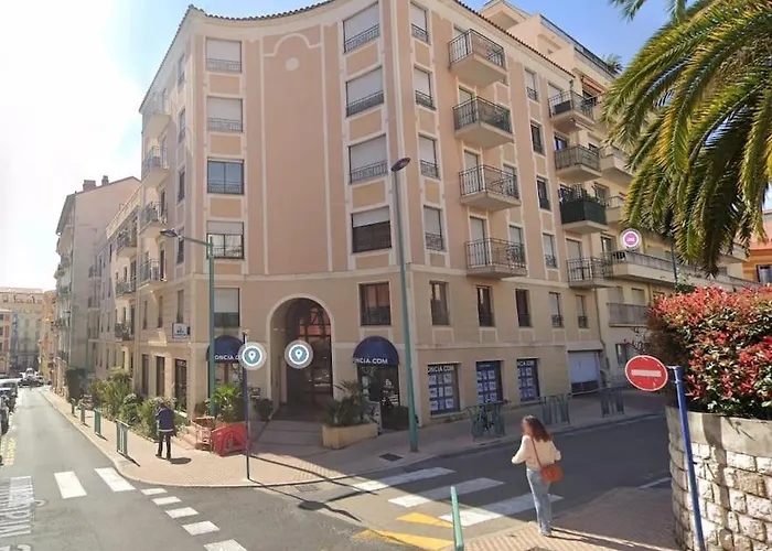 Carré D’or - Private Garage * Menton